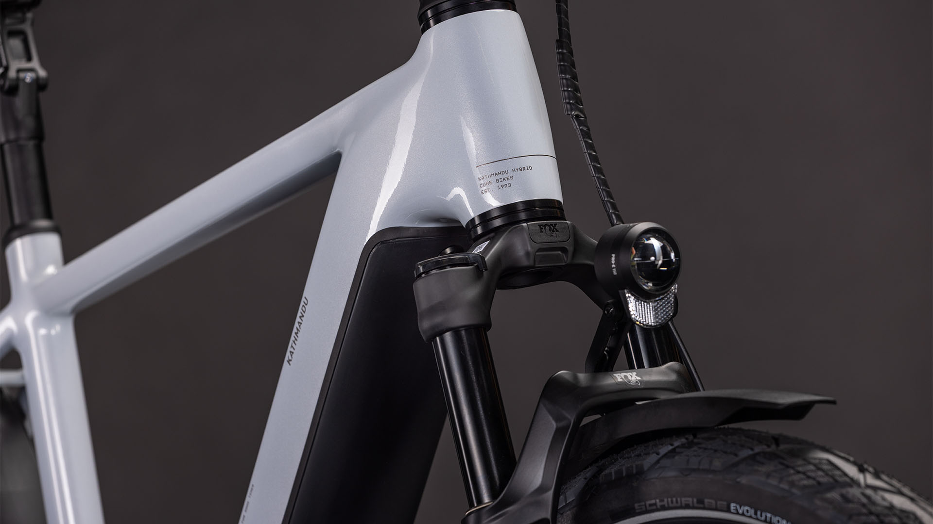 Cube Kathmandu Hybrid SLX 800 foggrey´n´grey UN3556 Fahrzeug mit Antrieb durch Lithium-Ionen- Batterien. Transport nach SV 388 und 666 ADR.