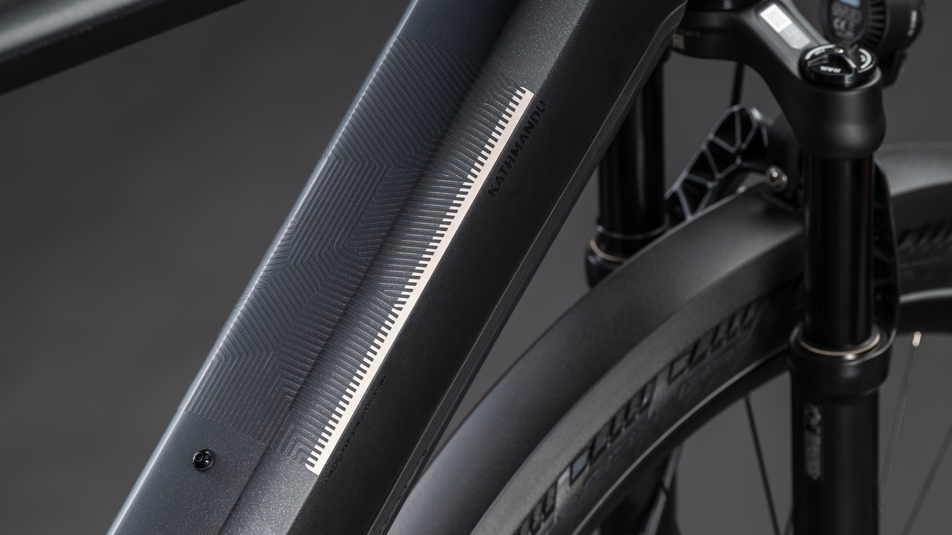 Cube Kathmandu Hybrid SLX 800 silverdust´n´chrome UN3556 Fahrzeug mit Antrieb durch Lithium-Ionen- Batterien. Transport nach SV 388 und 666 ADR.