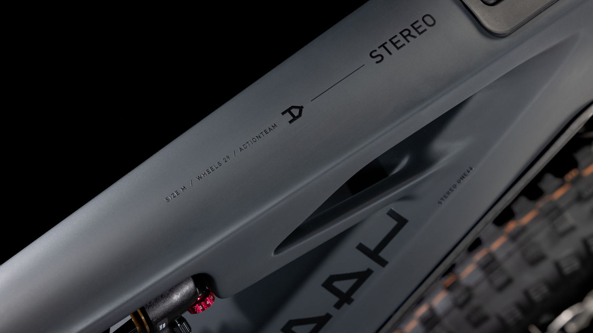 Cube Stereo Hybrid ONE44 HPC AT 800 carbon´n´gold 