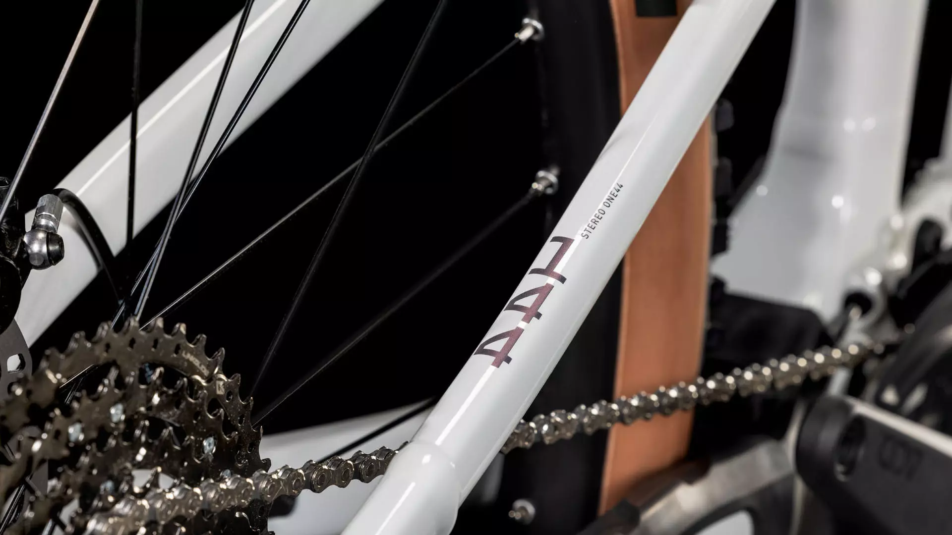 Cube Stereo Hybrid ONE44 Pro 800 cotton´n´switch 