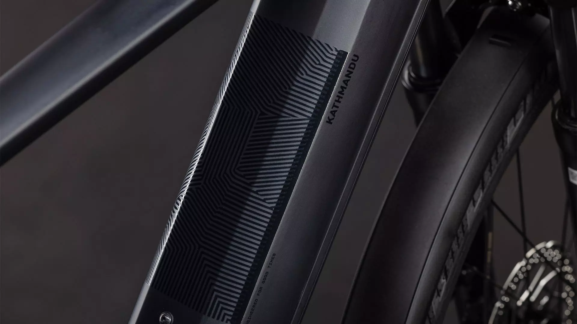 Cube Kathmandu Hybrid Pro 800 coal´n´black UN3556 Fahrzeug mit Antrieb durch Lithium-Ionen- Batterien. Transport nach SV 388 und 666 ADR.