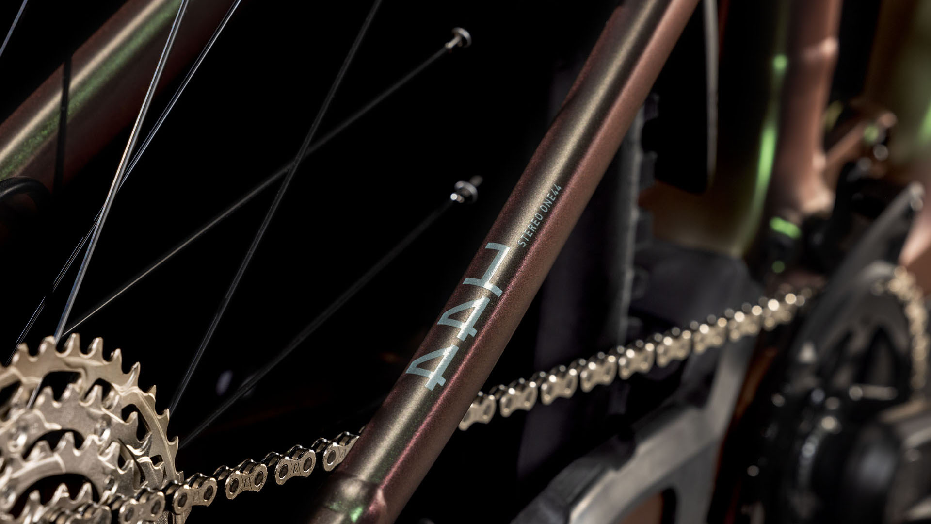 Cube Stereo Hybrid ONE44 EXC 800 stellar´n´shiftiris Batteriebetriebenes Fahrzeug (UN 3171) unterliegt nicht den Vorschriften des ADR