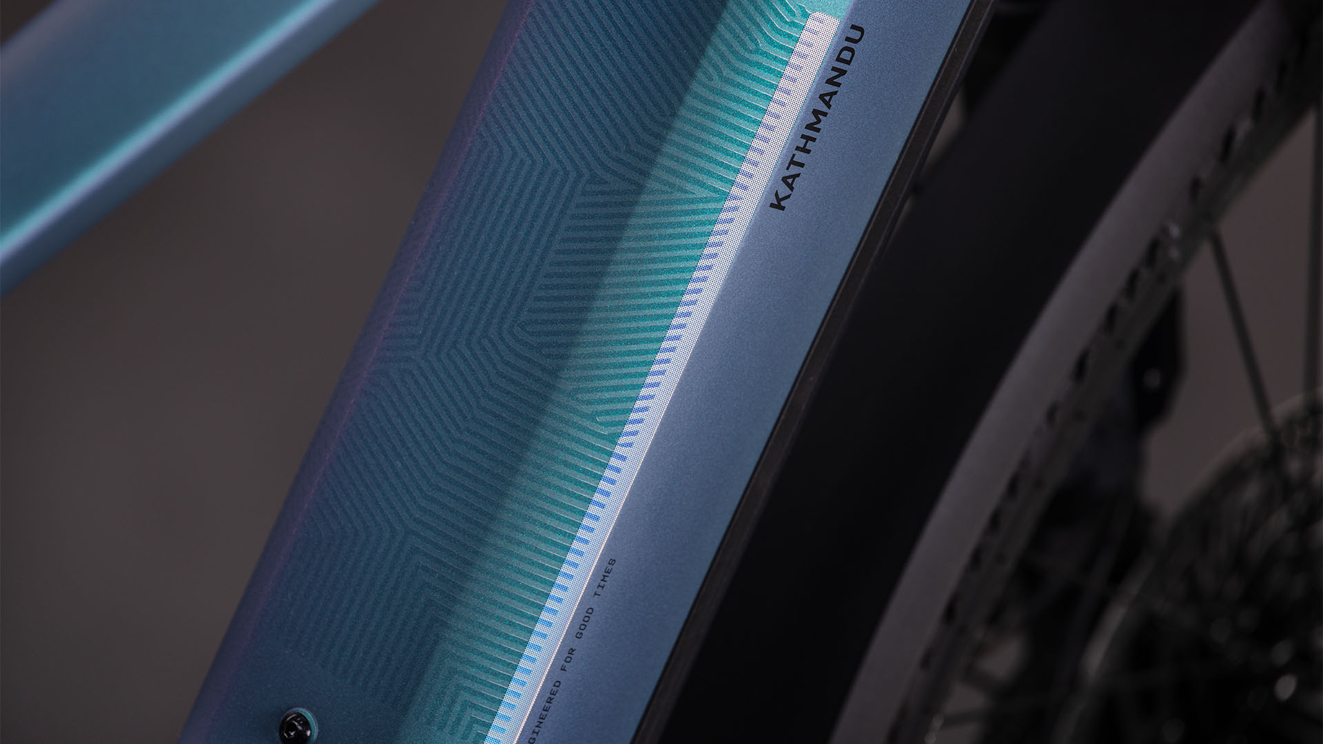 Cube Kathmandu Hybrid EXC 800 smaragdgrey´n´prism UN3556 Fahrzeug mit Antrieb durch Lithium-Ionen- Batterien. Transport nach SV 388 und 666 ADR.