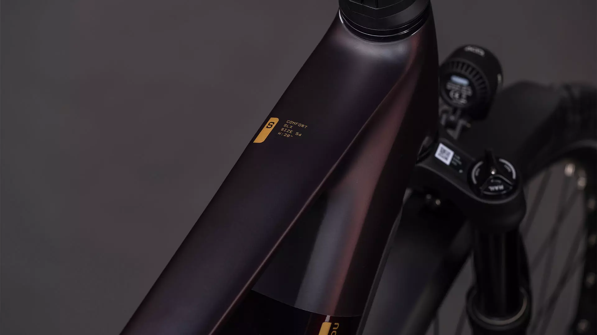 Cube Kathmandu Hybrid Comfort SLX 800 solareclipse´n´gold UN3556 Fahrzeug mit Antrieb durch Lithium-Ionen- Batterien. Transport nach SV 388 und 666 ADR.