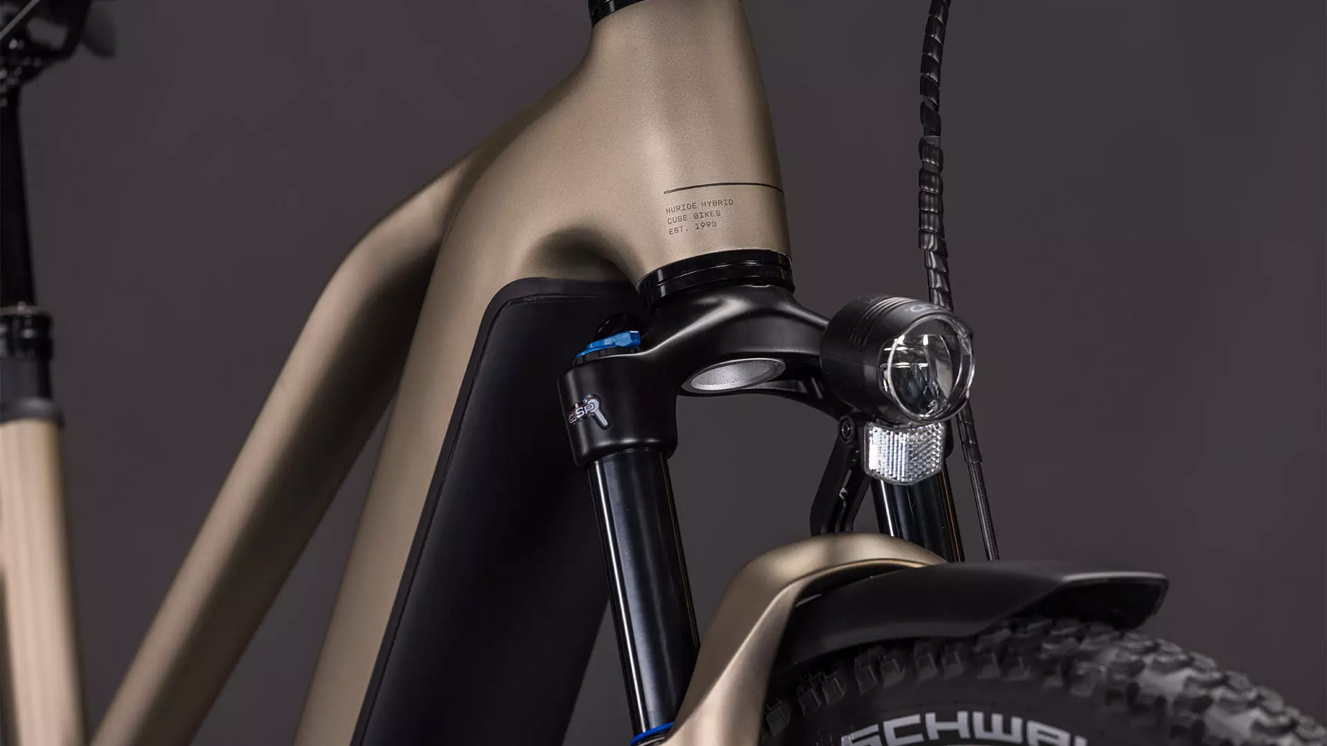 Cube Nuride Hybrid Pro 800 flashstone´n´chrome UN3556 Fahrzeug mit Antrieb durch Lithium-Ionen- Batterien. Transport nach SV 388 und 666 ADR.