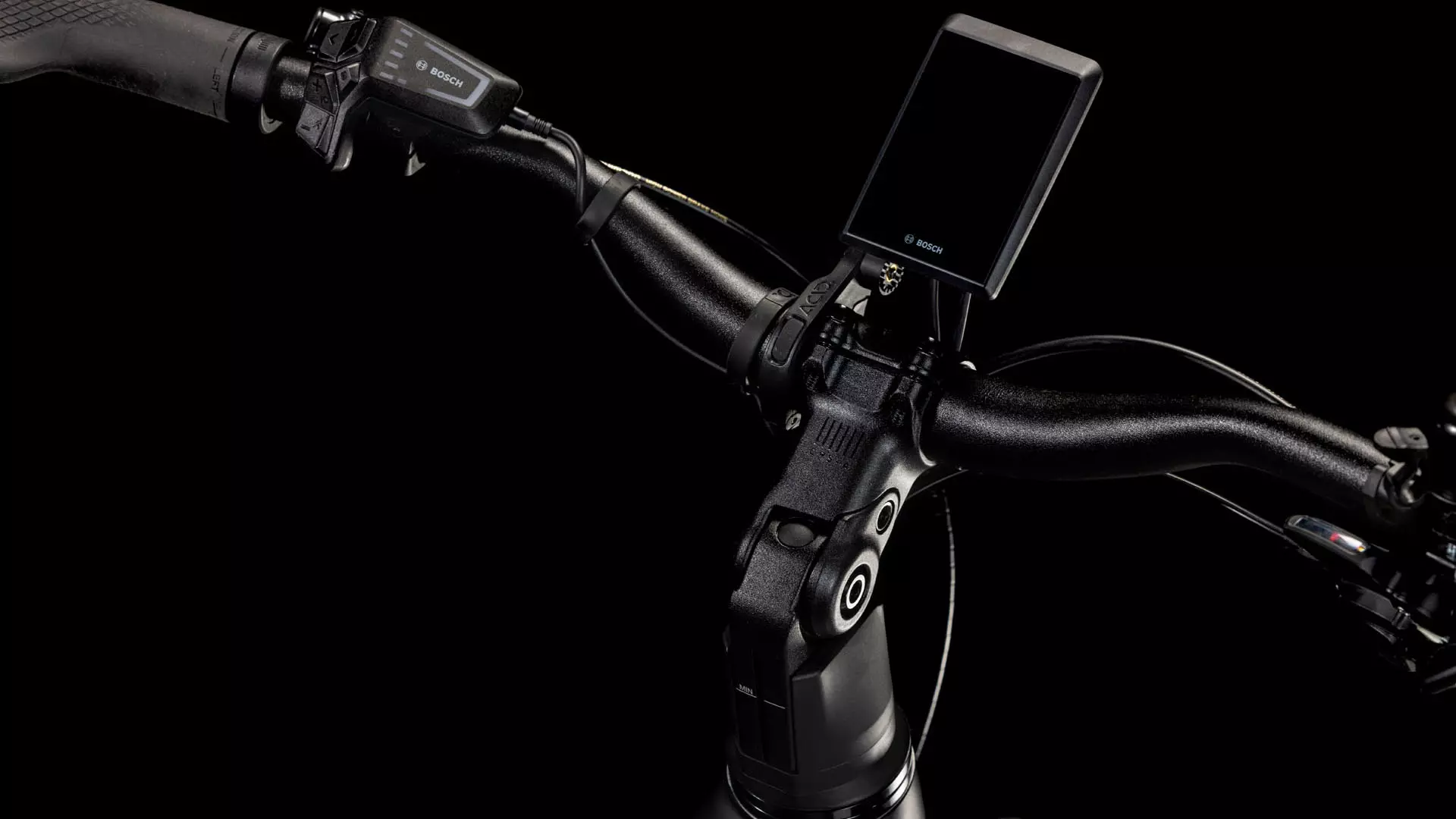 Cube Kathmandu Hybrid EXC 800 black´n´prism 