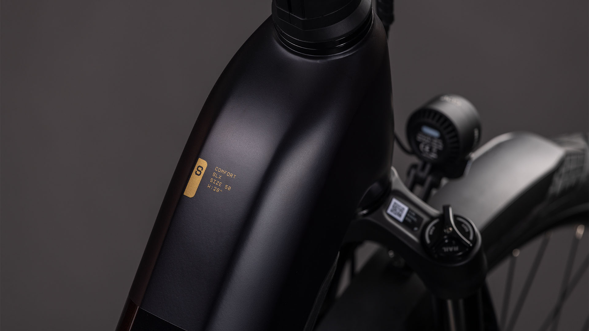 Cube Kathmandu Hybrid Comfort SLX 800 solareclipse´n´gold UN3556 Fahrzeug mit Antrieb durch Lithium-Ionen- Batterien. Transport nach SV 388 und 666 ADR.