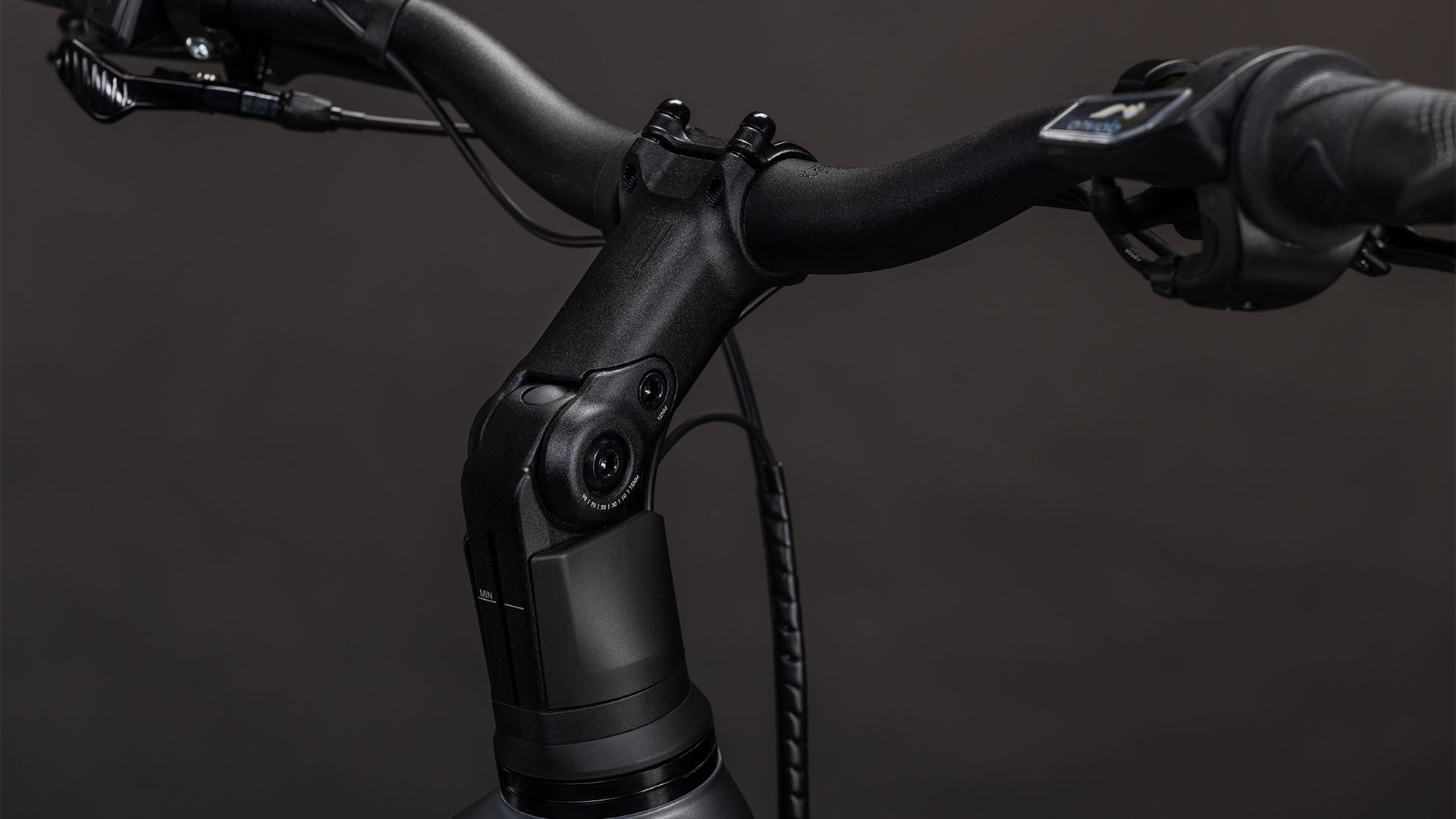 Cube Kathmandu Hybrid Comfort Pro 800 slabgrey´n´black UN3556 Fahrzeug mit Antrieb durch Lithium-Ionen- Batterien. Transport nach SV 388 und 666 ADR.