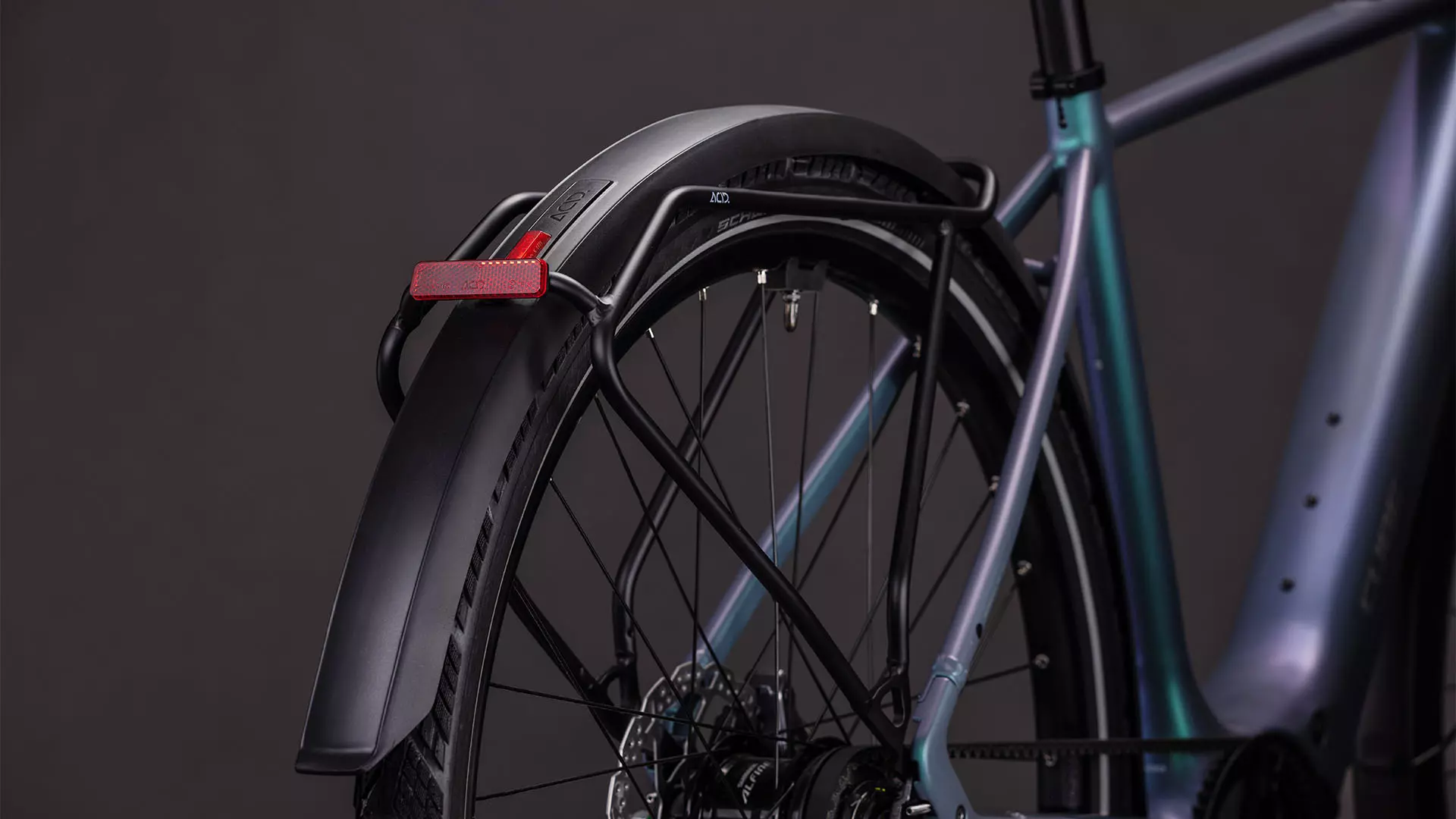 Cube Editor Hybrid SLT 400X FE smaragdgrey´n´prism UN3556 Fahrzeug mit Antrieb durch Lithium-Ionen- Batterien. Transport nach SV 388 und 666 ADR.