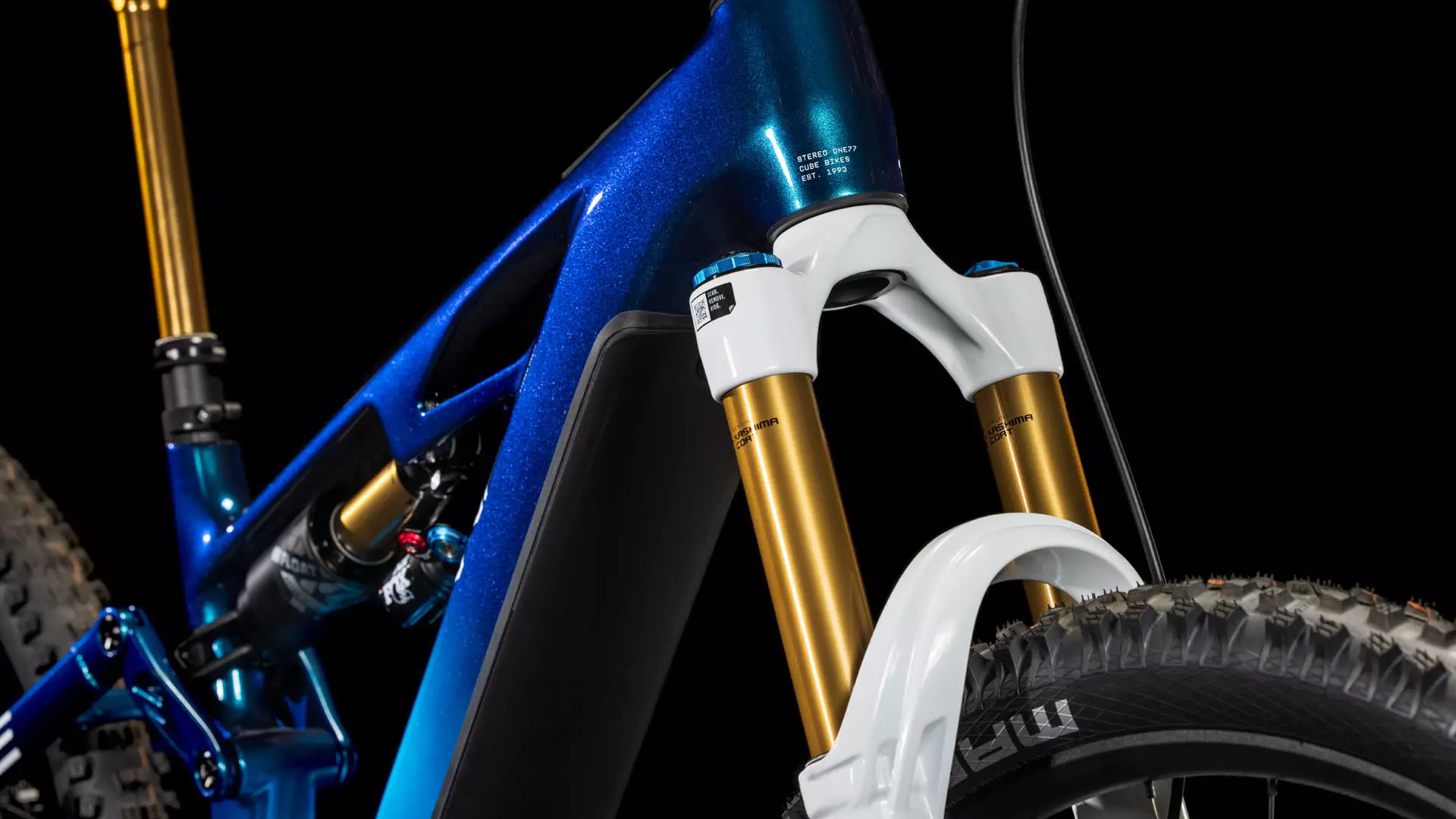 Cube Stereo Hybrid ONE77 HPC AT 800 actionteam 