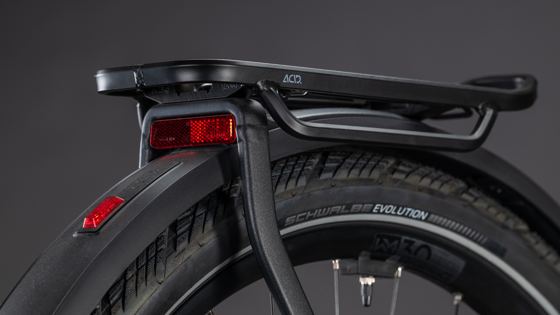 Cube Kathmandu Hybrid SLX 800 silverdust´n´chrome UN3556 Fahrzeug mit Antrieb durch Lithium-Ionen- Batterien. Transport nach SV 388 und 666 ADR.