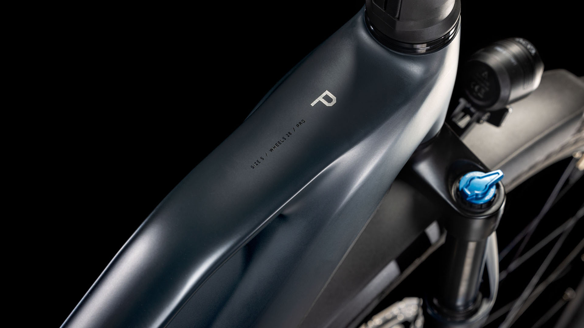 Cube Kathmandu Hybrid Comfort Pro 800 night´n´chrome Batteriebetriebenes Fahrzeug (UN 3171) unterliegt nicht den Vorschriften des ADR