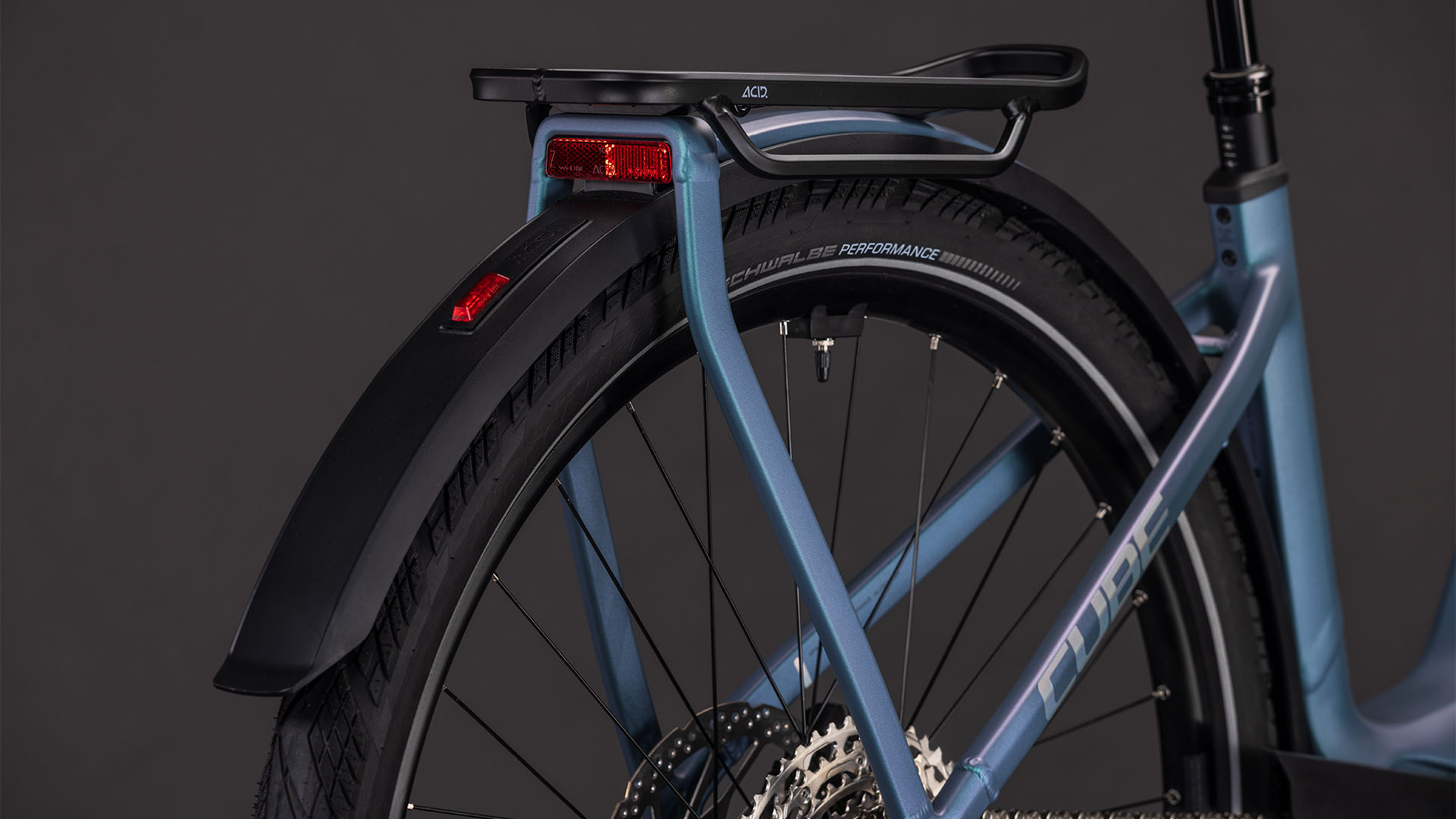 Cube Kathmandu Hybrid EXC 800 smaragdgrey´n´prism UN3556 Fahrzeug mit Antrieb durch Lithium-Ionen- Batterien. Transport nach SV 388 und 666 ADR.