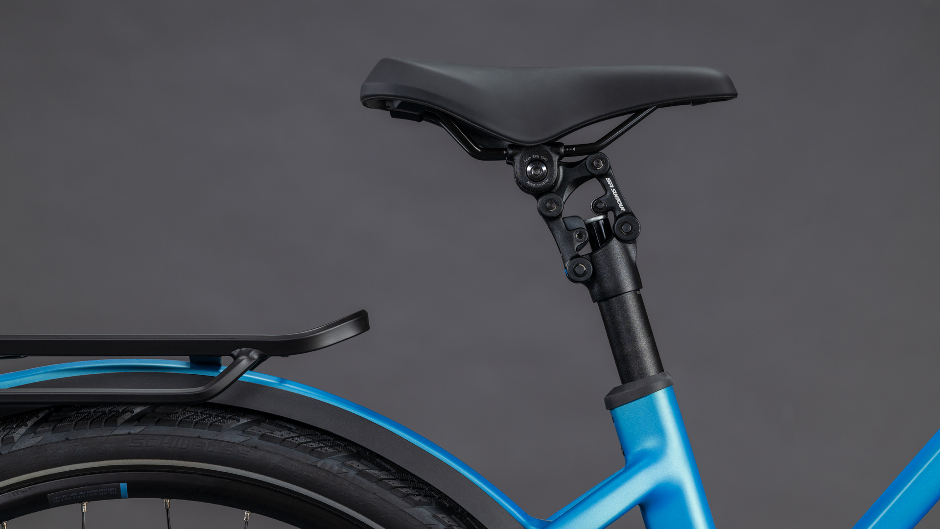 Cube Kathmandu Hybrid Comfort Pro 800 azure´n´black UN3556 Fahrzeug mit Antrieb durch Lithium-Ionen- Batterien. Transport nach SV 388 und 666 ADR.