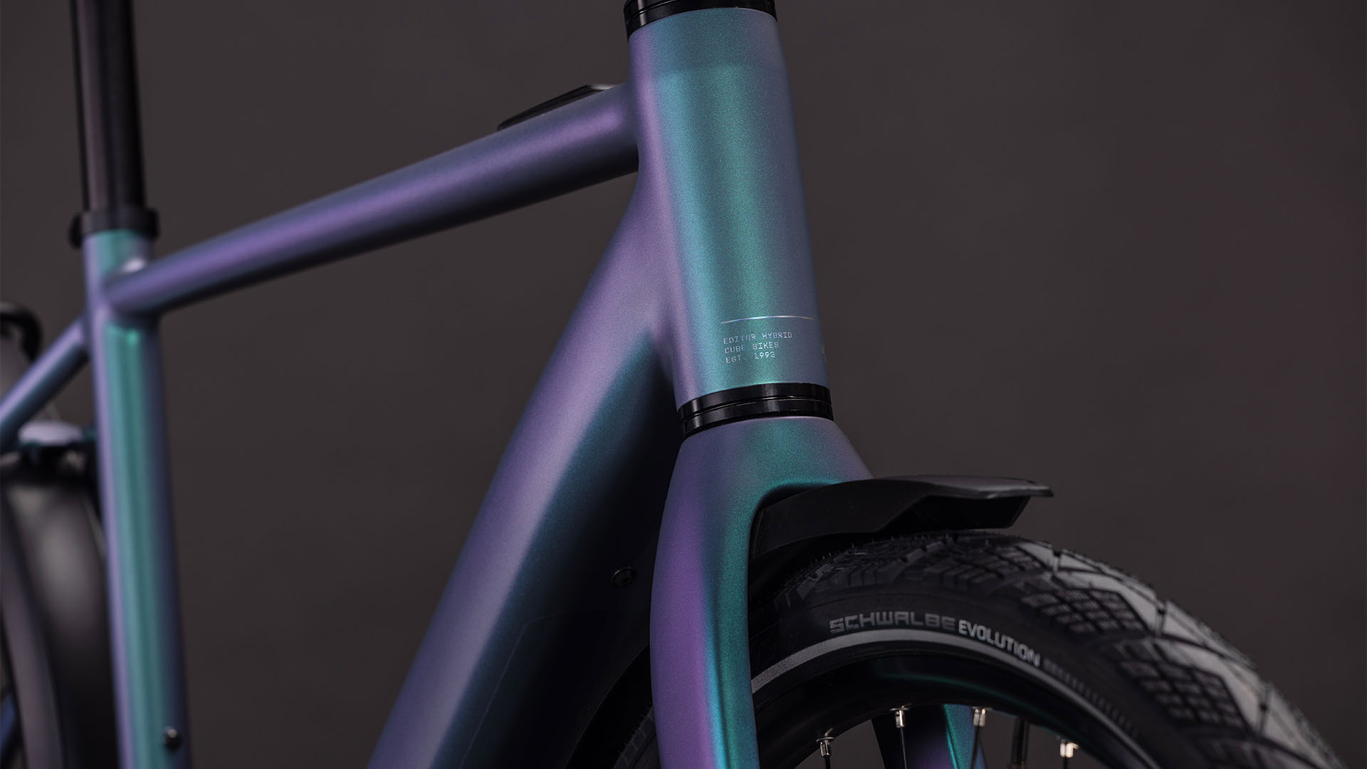 Cube Editor Hybrid SLT 400X FE smaragdgrey´n´prism UN3556 Fahrzeug mit Antrieb durch Lithium-Ionen- Batterien. Transport nach SV 388 und 666 ADR.