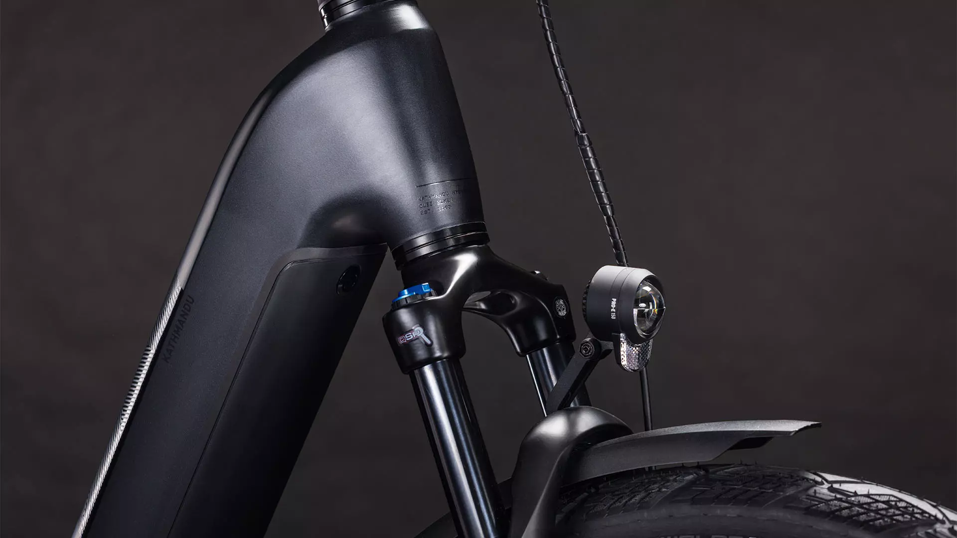 Cube Kathmandu Hybrid Pro 800 coal´n´black UN3556 Fahrzeug mit Antrieb durch Lithium-Ionen- Batterien. Transport nach SV 388 und 666 ADR.