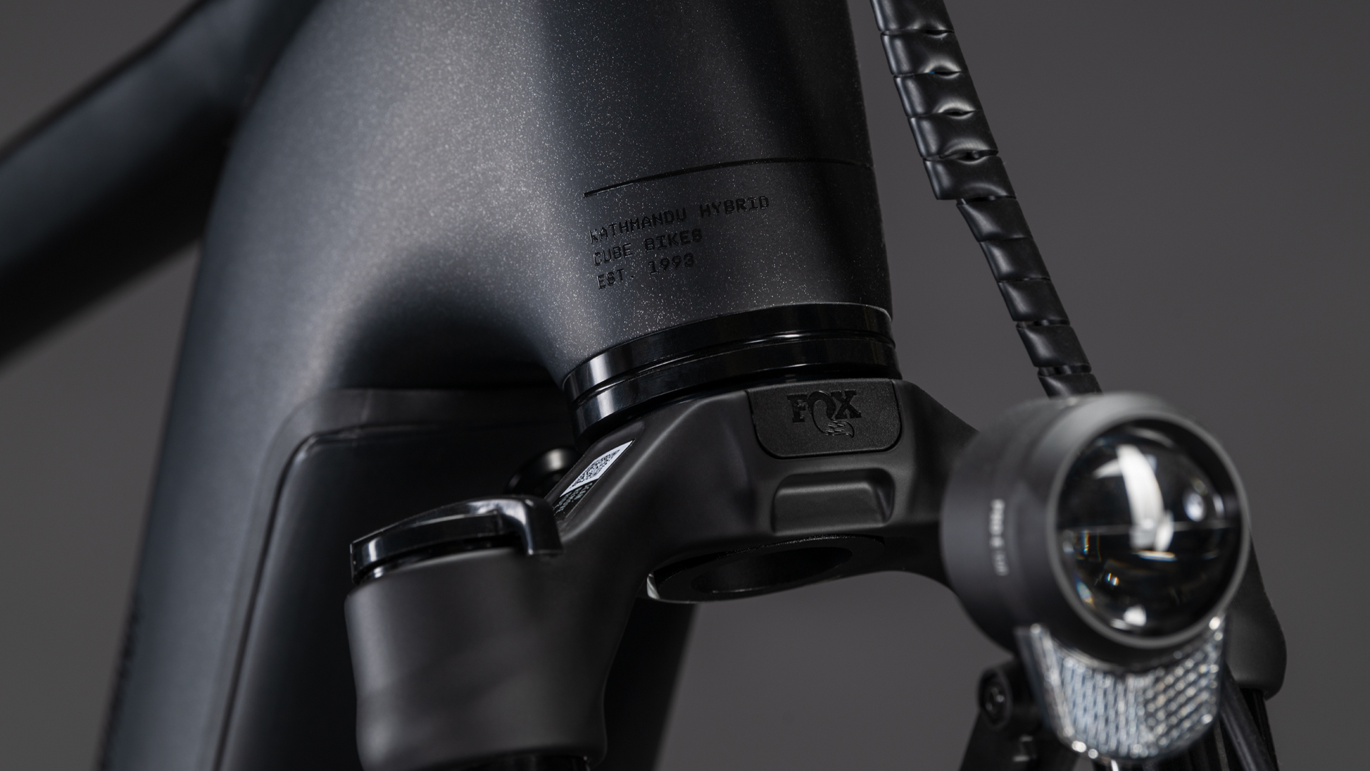 Cube Kathmandu Hybrid SLX 800 silverdust´n´chrome UN3556 Fahrzeug mit Antrieb durch Lithium-Ionen- Batterien. Transport nach SV 388 und 666 ADR.