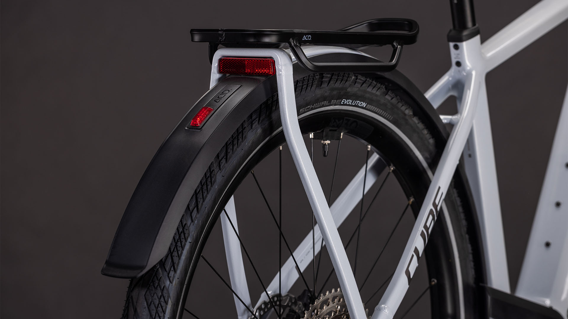 Cube Kathmandu Hybrid SLX 800 foggrey´n´grey UN3556 Fahrzeug mit Antrieb durch Lithium-Ionen- Batterien. Transport nach SV 388 und 666 ADR.