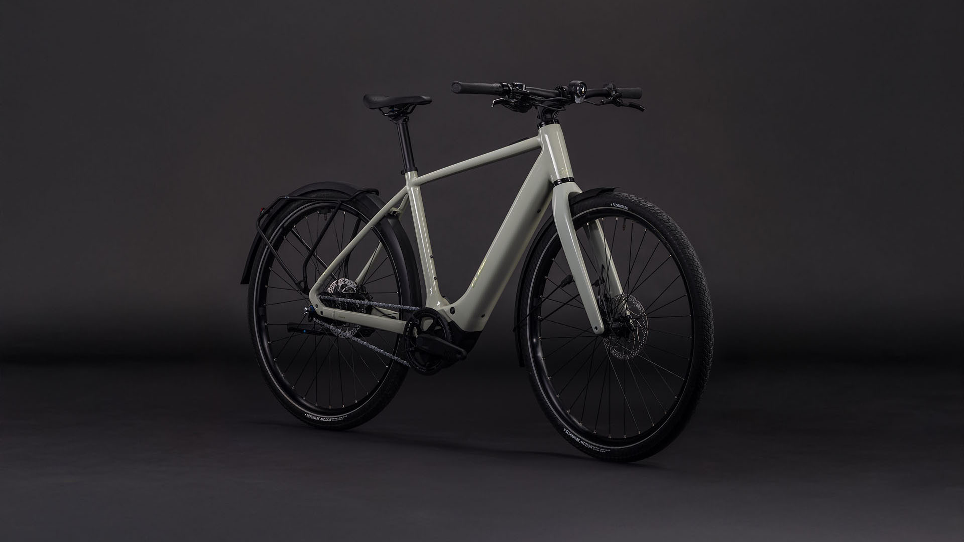 Cube Editor Hybrid SLX 400X FE reedbeige´n´chrome UN3556 Fahrzeug mit Antrieb durch Lithium-Ionen- Batterien. Transport nach SV 388 und 666 ADR.