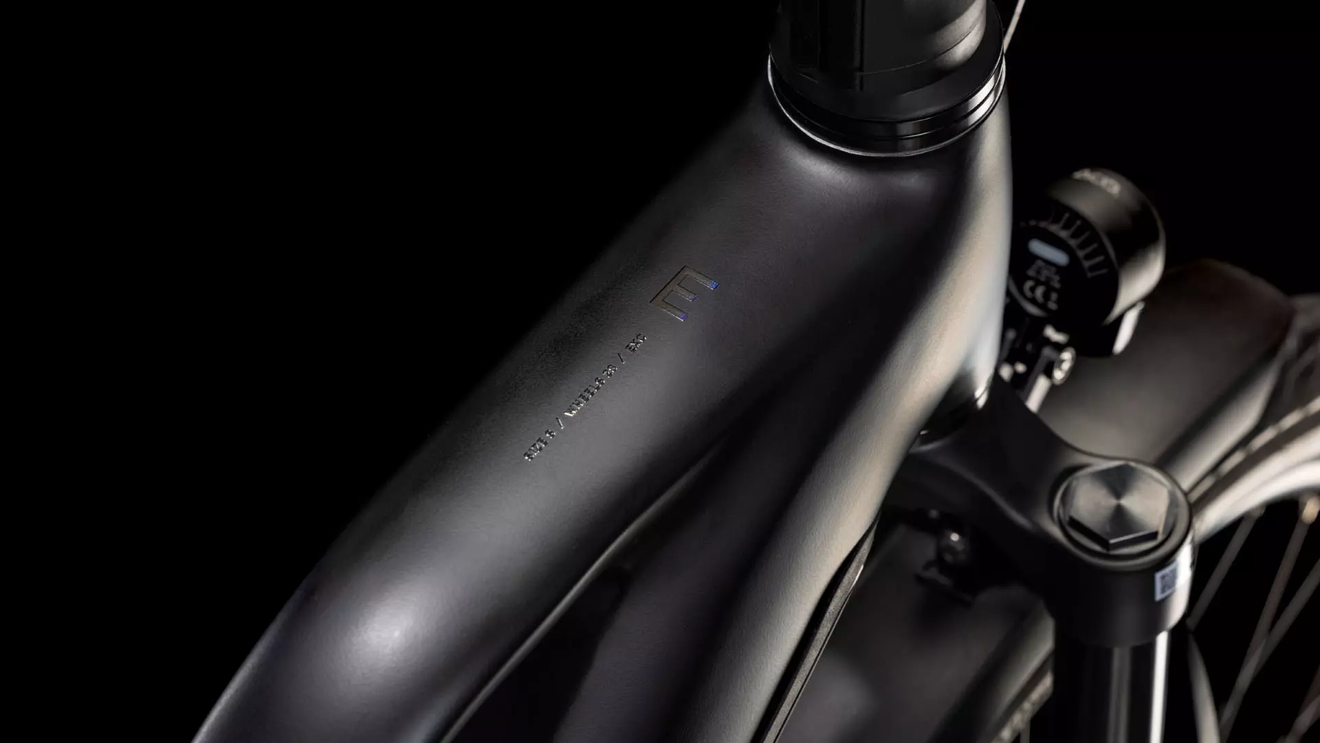 Cube Kathmandu Hybrid EXC 800 black´n´prism 