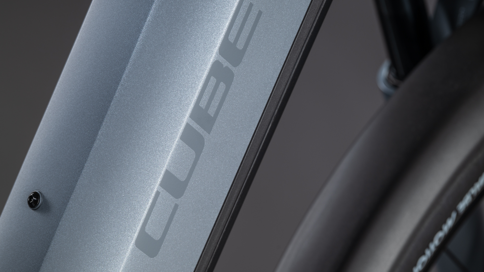 Cube Touring Hybrid Pro 800 pearlgrey´n´grey UN3556 Fahrzeug mit Antrieb durch Lithium-Ionen- Batterien. Transport nach SV 388 und 666 ADR.