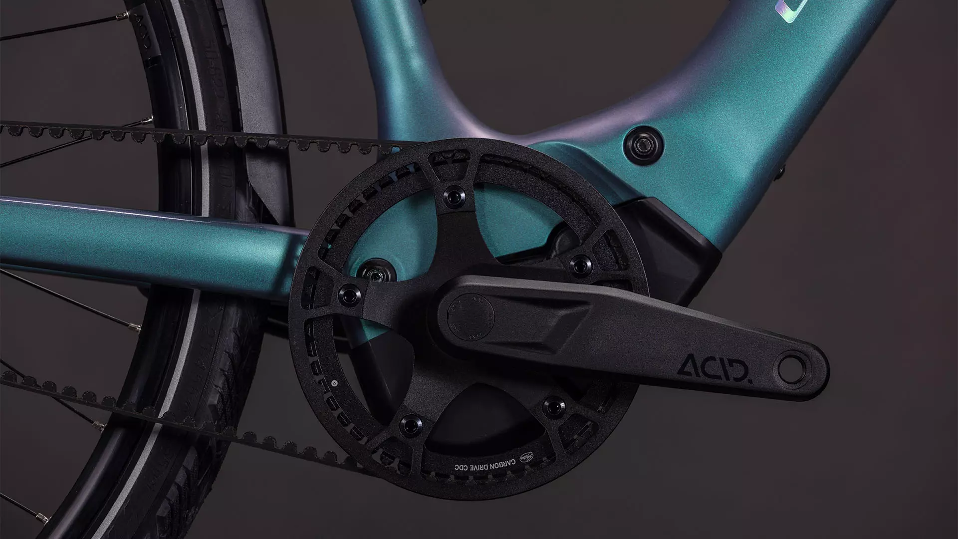 Cube Editor Hybrid SLT 400X FE smaragdgrey´n´prism UN3556 Fahrzeug mit Antrieb durch Lithium-Ionen- Batterien. Transport nach SV 388 und 666 ADR.