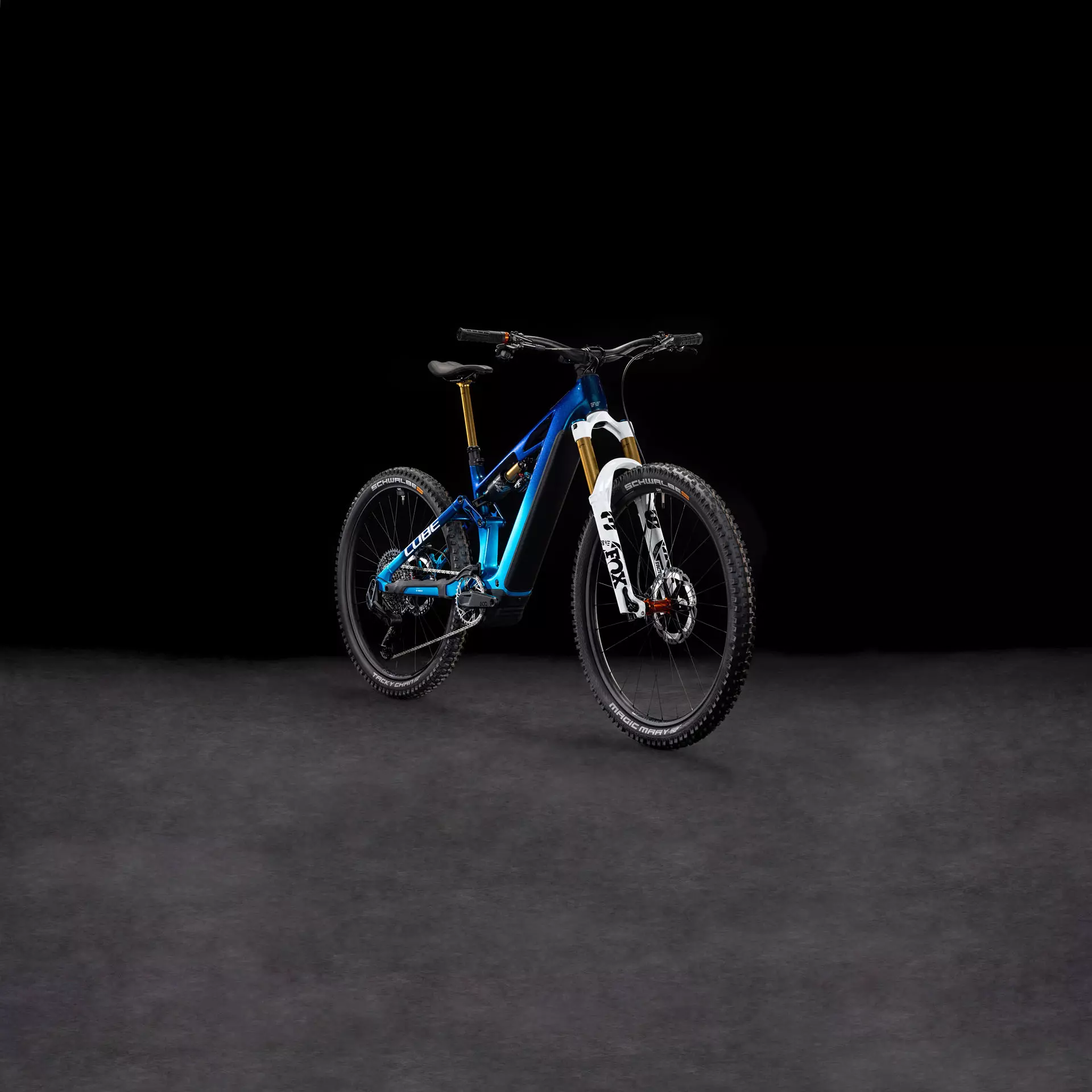 Cube Stereo Hybrid ONE77 HPC AT 800 actionteam 