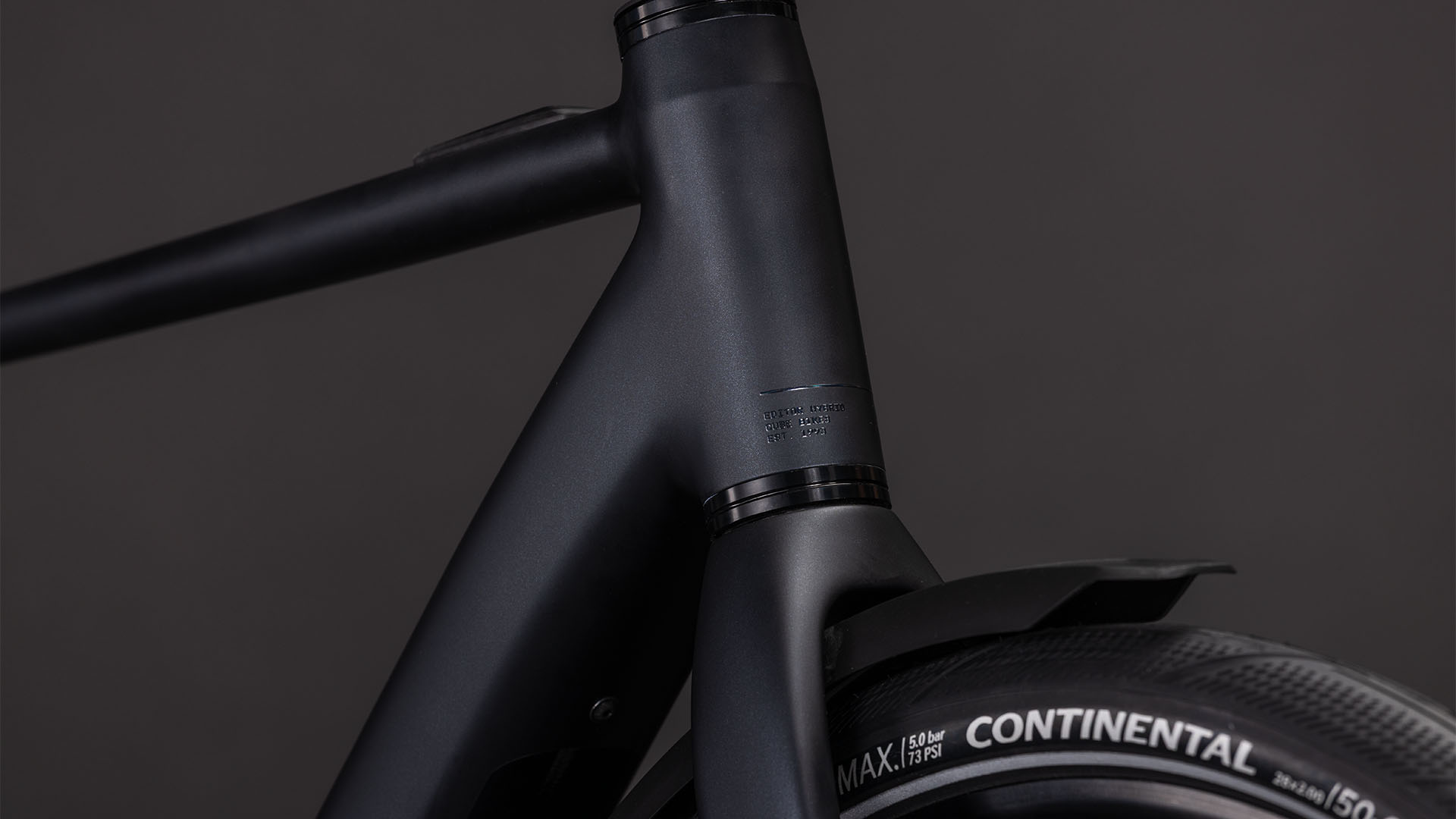 Cube Editor Hybrid Pro 400X FE coal´n´prism UN3556 Fahrzeug mit Antrieb durch Lithium-Ionen- Batterien. Transport nach SV 388 und 666 ADR.