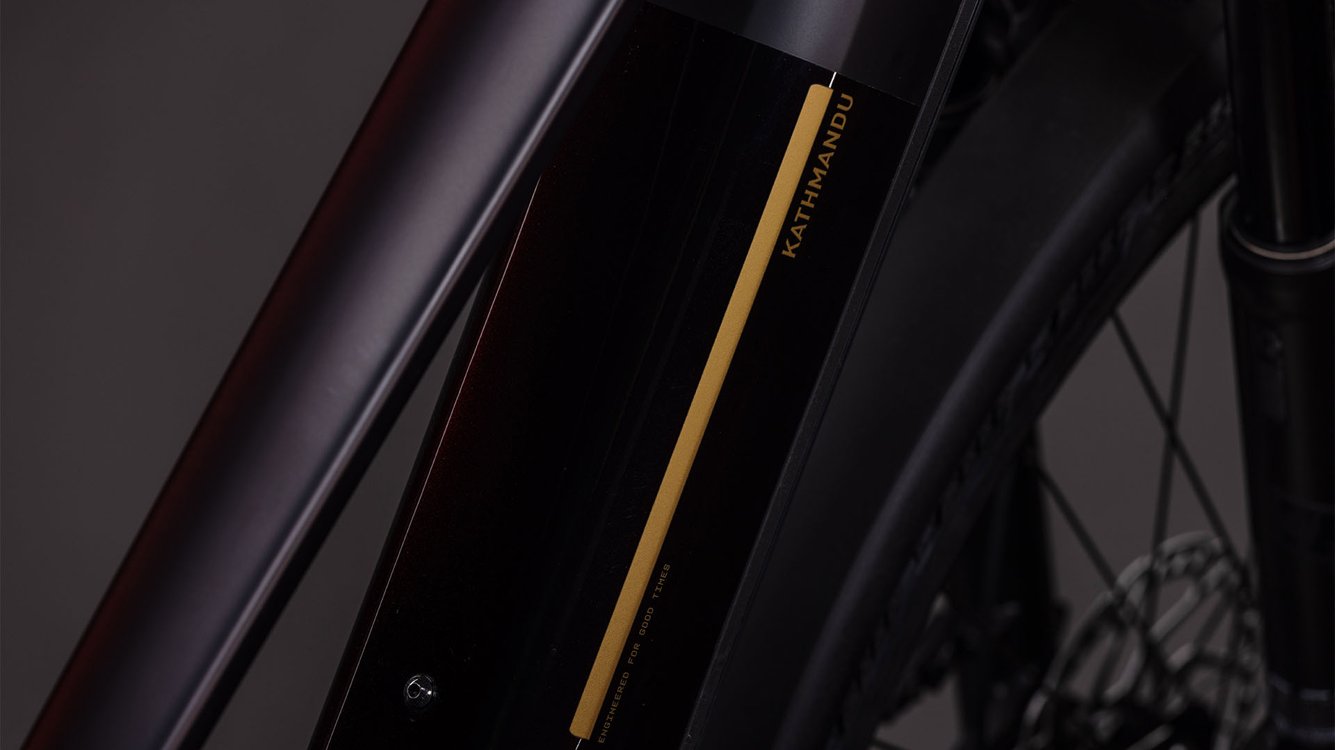 Cube Kathmandu Hybrid Comfort SLX 800 solareclipse´n´gold UN3556 Fahrzeug mit Antrieb durch Lithium-Ionen- Batterien. Transport nach SV 388 und 666 ADR.