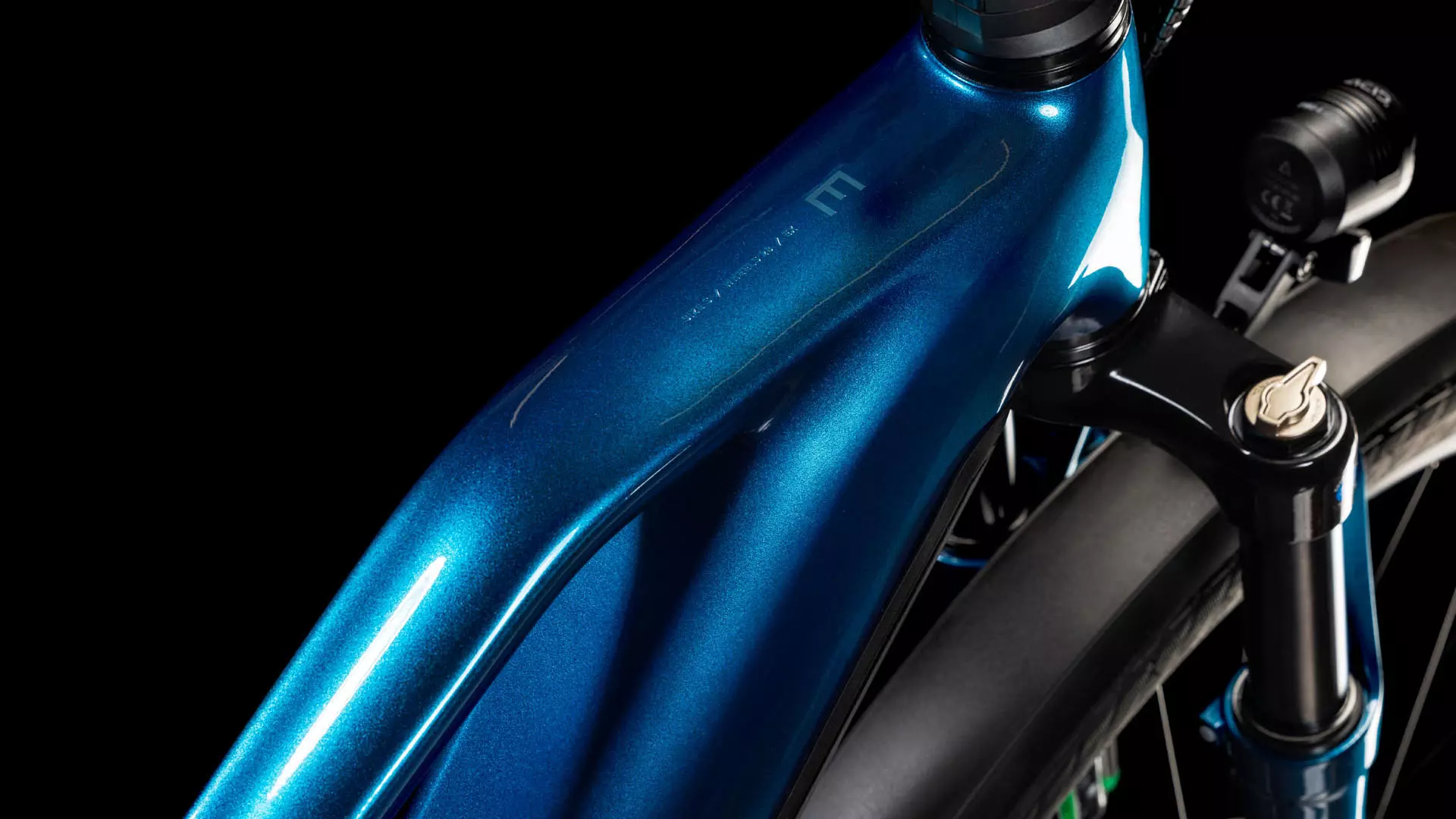 Cube Kathmandu Hybrid EX 800 electricblue´n´chrome 