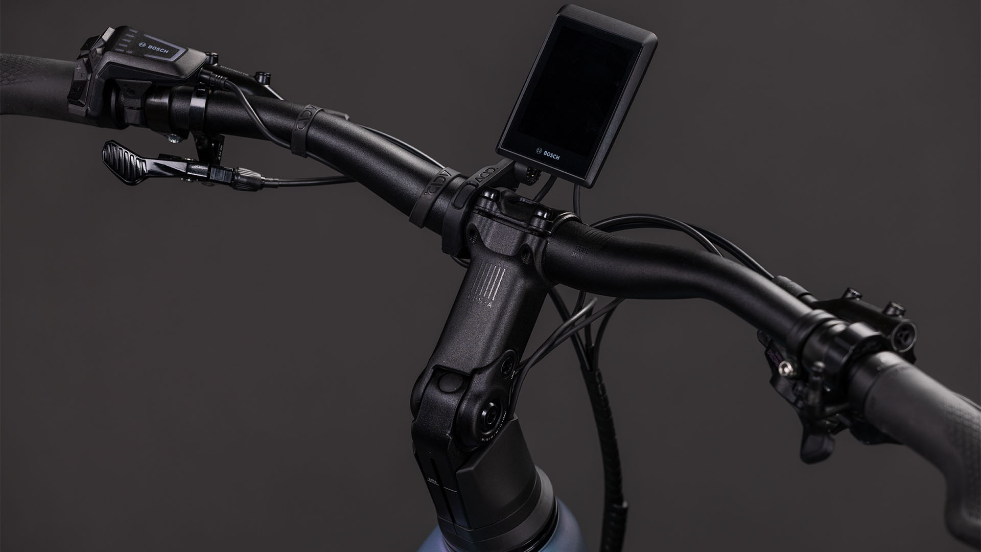 Cube Kathmandu Hybrid EXC 800 smaragdgrey´n´prism UN3556 Fahrzeug mit Antrieb durch Lithium-Ionen- Batterien. Transport nach SV 388 und 666 ADR.