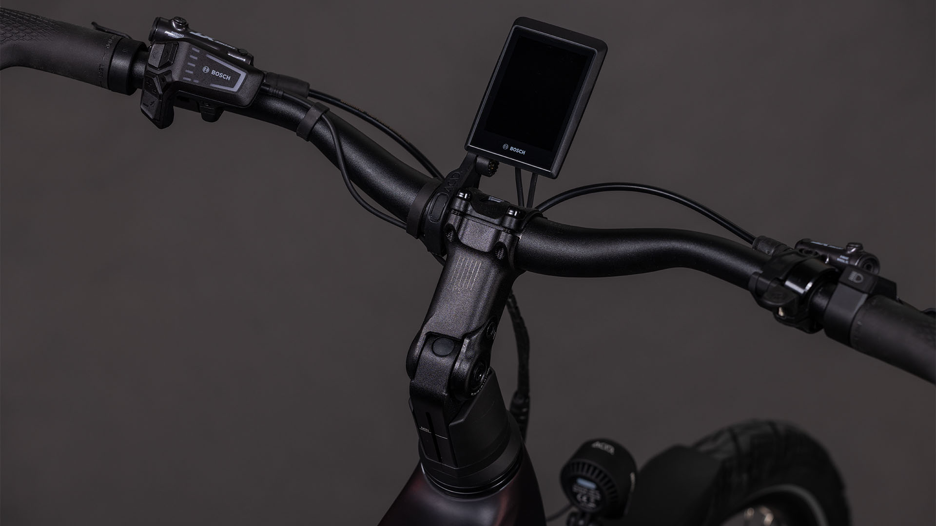 Cube Kathmandu Hybrid Comfort SLX 800 solareclipse´n´gold UN3556 Fahrzeug mit Antrieb durch Lithium-Ionen- Batterien. Transport nach SV 388 und 666 ADR.