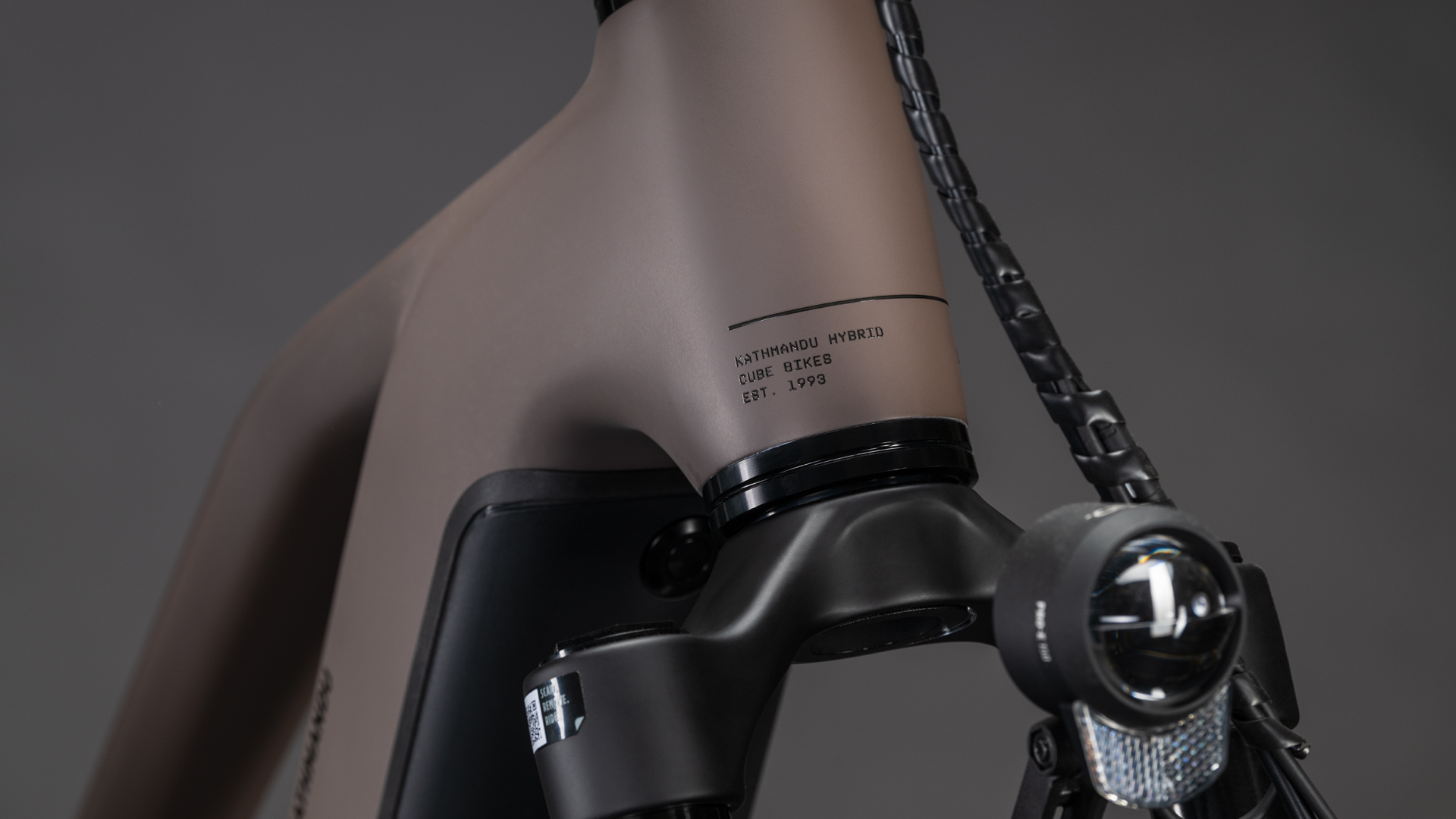 Cube Kathmandu Hybrid EXC 800 cedar´n´chrome UN3556 Fahrzeug mit Antrieb durch Lithium-Ionen- Batterien. Transport nach SV 388 und 666 ADR.