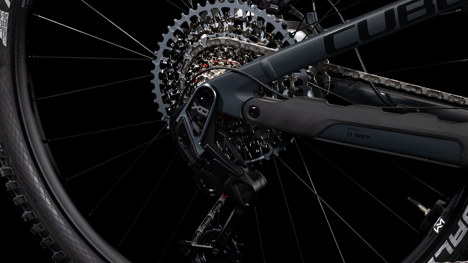 Cube Stereo Hybrid ONE44 HPC AT 800 carbon´n´gold Batteriebetriebenes Fahrzeug (UN 3171) unterliegt nicht den Vorschriften des ADR